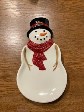 St. Nicholas Square Red-Scarf Snowman Spoon Rest